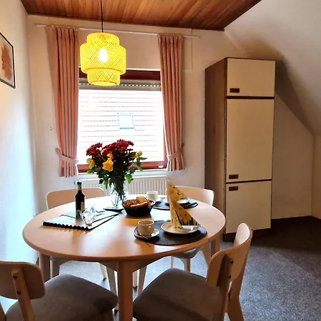 Apartment Gaestehaus Kuehn Warft 02 Og *