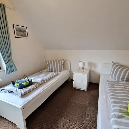 Gaestehaus Kuehn Warft 02 Og